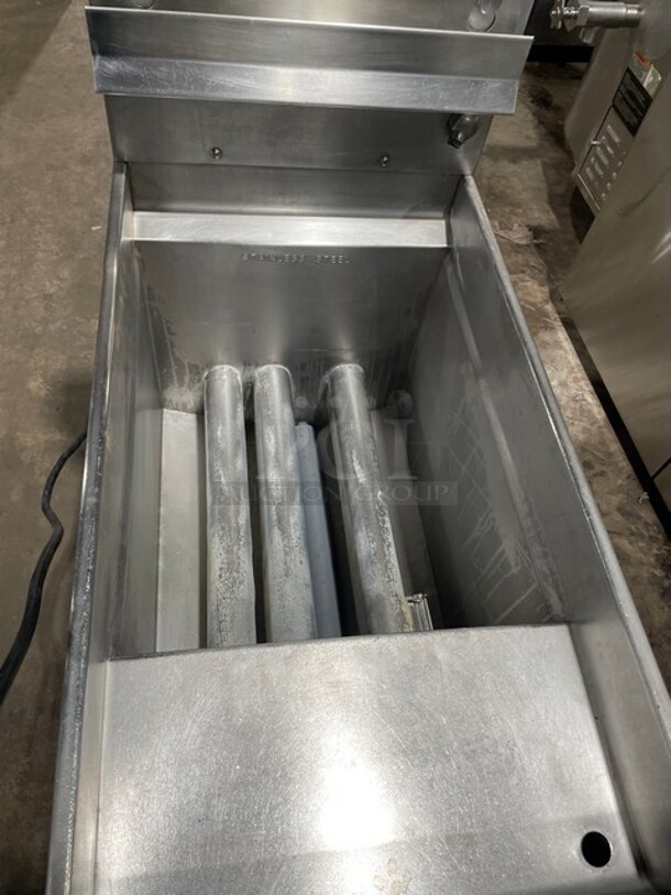 WOW! Pitco Commercial Natural Gas Powered Pasta Cooker! Solstice Supreme Edition! All Stainless Steel! With Dormont Quick Disconnect Gas Hose! On Casters! 115V! Model: SSPG14 SN: G16BA008760! Working When Removed! - Image 5 of 12