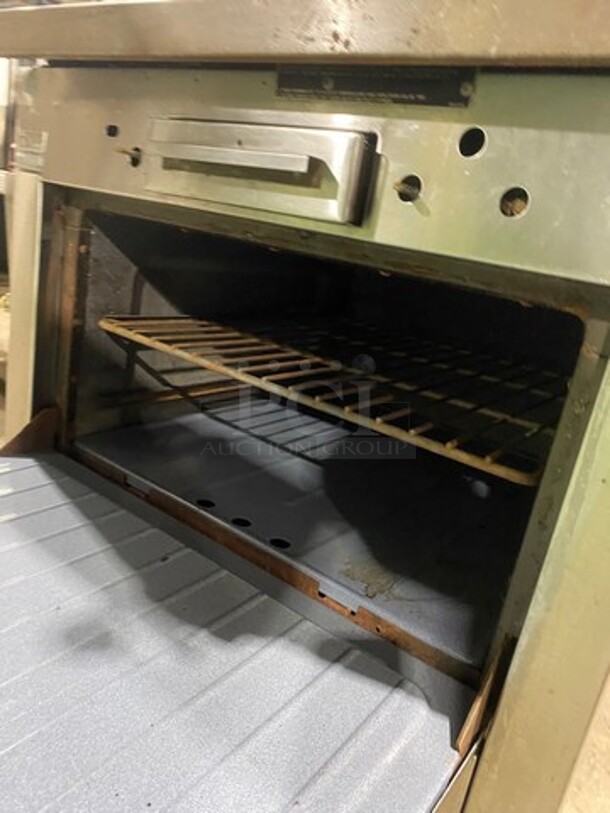 Garland Commercial Natural Gas Powered Upright Double Oven Char Broiler Grill! All Stainless Steel! - Image 7 of 9