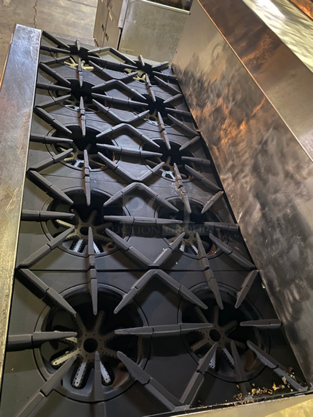 Garland Commercial Natural Gas Powered 10 Burner Stove! With 2 Full-Size Ovens Underneath! With Metal Oven Racks! With Raised Back Splash & Salamander Shelf! Stainless Steel! On Casters! - Image 5 of 10