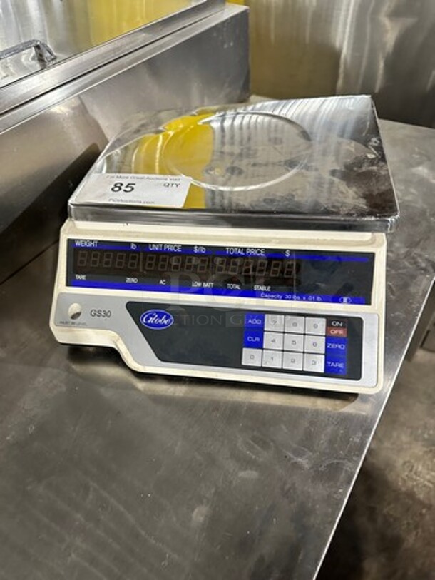 Globe Commercial Countertop Digital Weight/Price Scale! Model: GS30 SN: 100162890 110/120V - Image 1 of 6