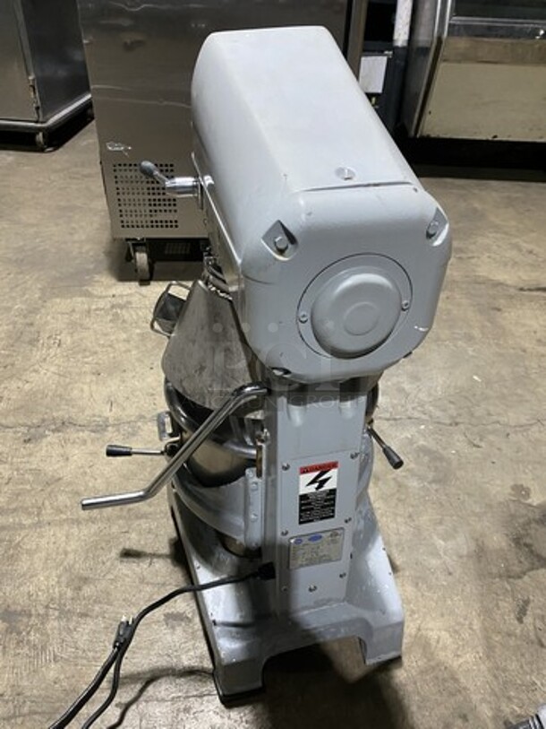 Globe Commercial 20 Quart Planetary Mixer! Model SP20! 110V 1 Phase! With S.S. Bowl And Paddle Attachment!  - Image 3 of 9