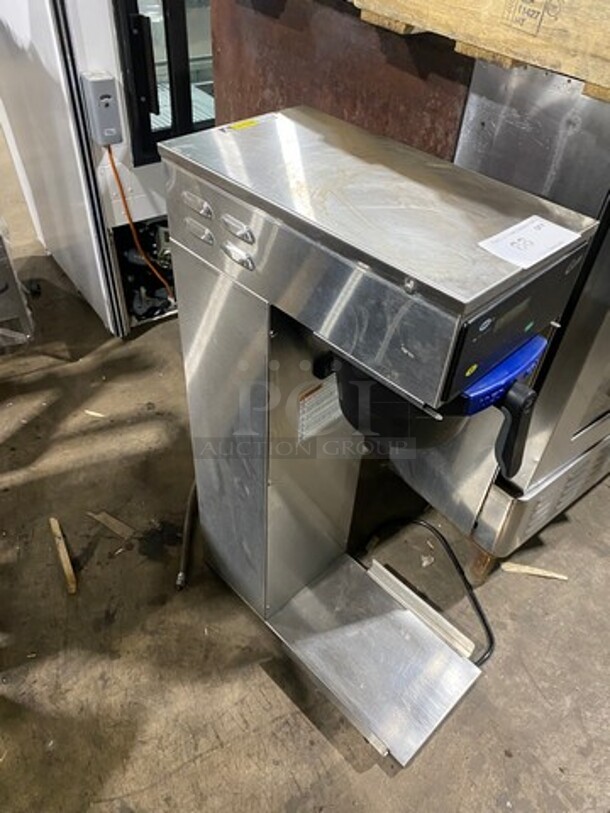 Curtis Commercial Countertop Iced Tea Brewer Machine! All Stainless Steel! Model: TCTS10083 SN: 14049424 120V60HZ 1 Phase - Image 3 of 5
