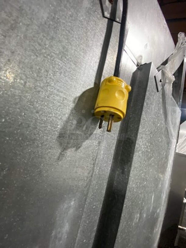 Victory Commercial Single Door Reach In Freezer! All Stainless Steel! - Image 9 of 9