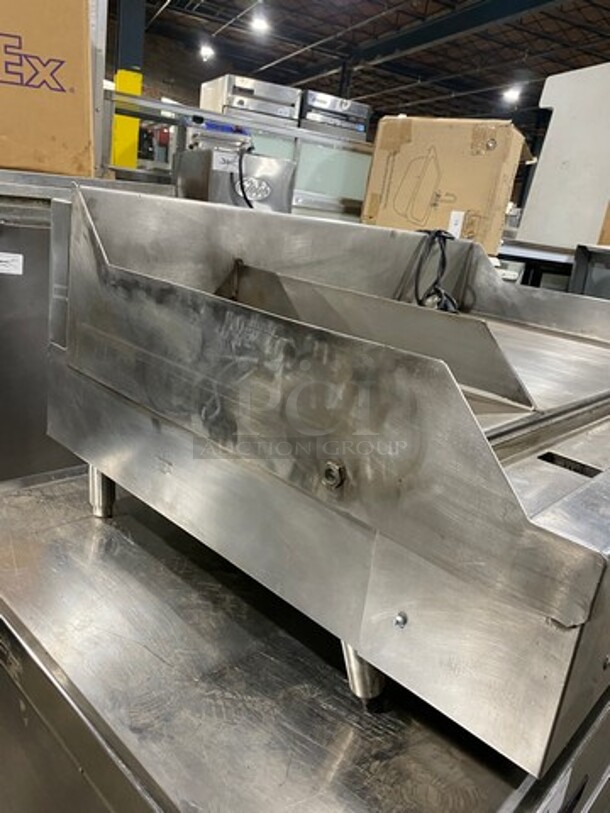 Woodstone Commercial Countertop Natural Gas Powered Flat Griddle! With Split Top! With Back & Side Splashes! All Stainless Steel! On Legs! - Image 3 of 10
