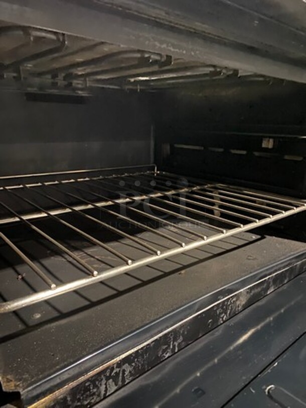 AMAZING! Vulcan Commercial Electric Powered French Top/ Hot Plate With Right Side Flat Griddle! With Raised Back Splash And Salamander Shelf! With 2 Oven Underneath! All Stainless Steel! On Casters! - Image 9 of 11