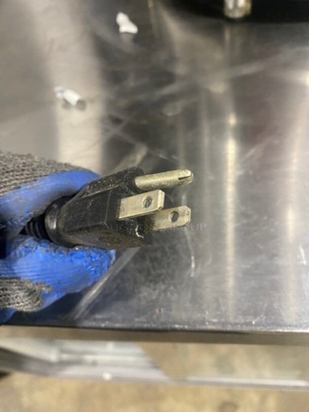 Wisco Commercial Countertop Convection Oven! All Stainless Steel Body! Model: 620 120V - Image 8 of 8