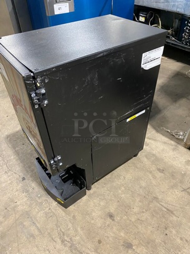 Curtis Commercial Countertop 3 Spout Hot Oatmeal Dispenser! On Legs! Model: CAFEOAT3 SN: 12387803 120V 60HZ 1 Phase - Image 4 of 8