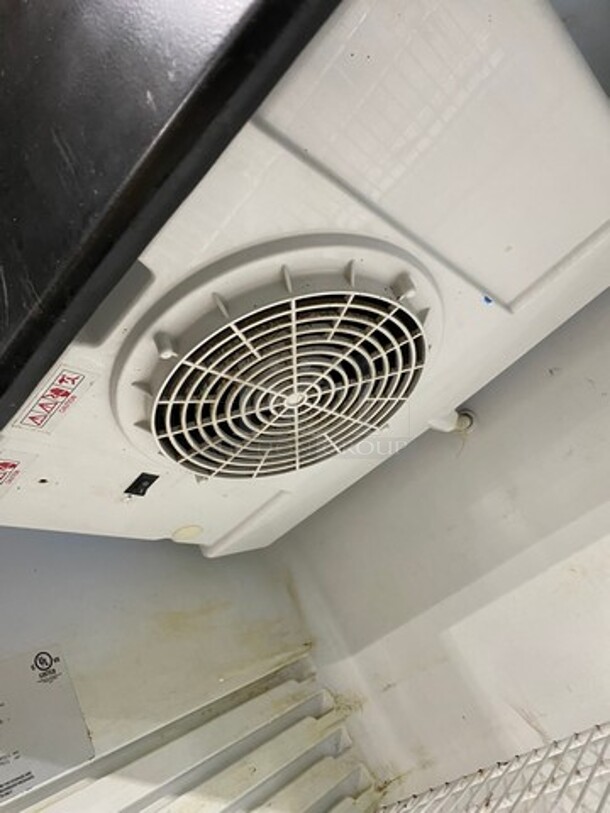 Imbera Commercial Single Door Reach In Cooler Merchandiser! With View Through Door! Poly Coated Racks! Model: G319 SN: 534100401555 115V 60HZ 1 Phase - Image 6 of 8