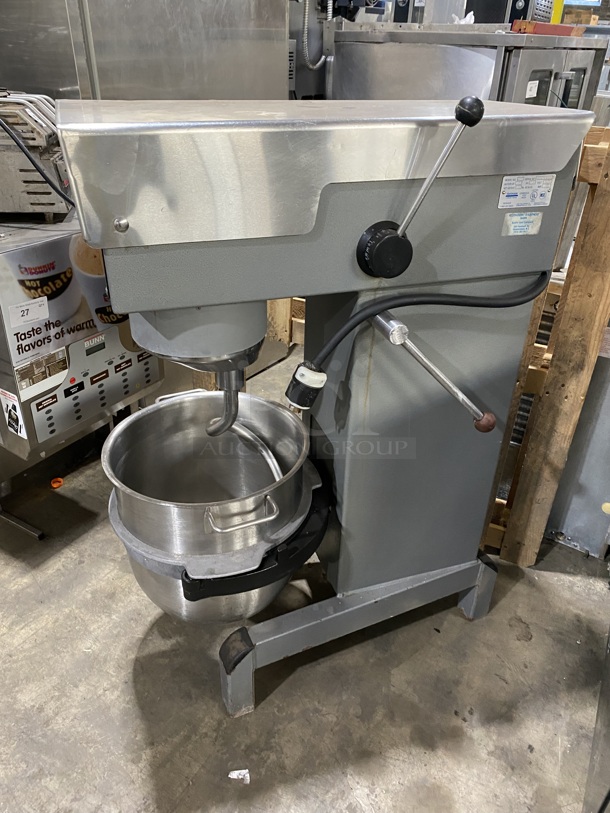 NICE! Welbilt Varimixer Commercial 40 Qt Planetary Mixer! With Mixing Bowl And Hook Attachment! Model: W40 SN: 6913030002EA! 208V 3 Phase! - Image 2 of 10