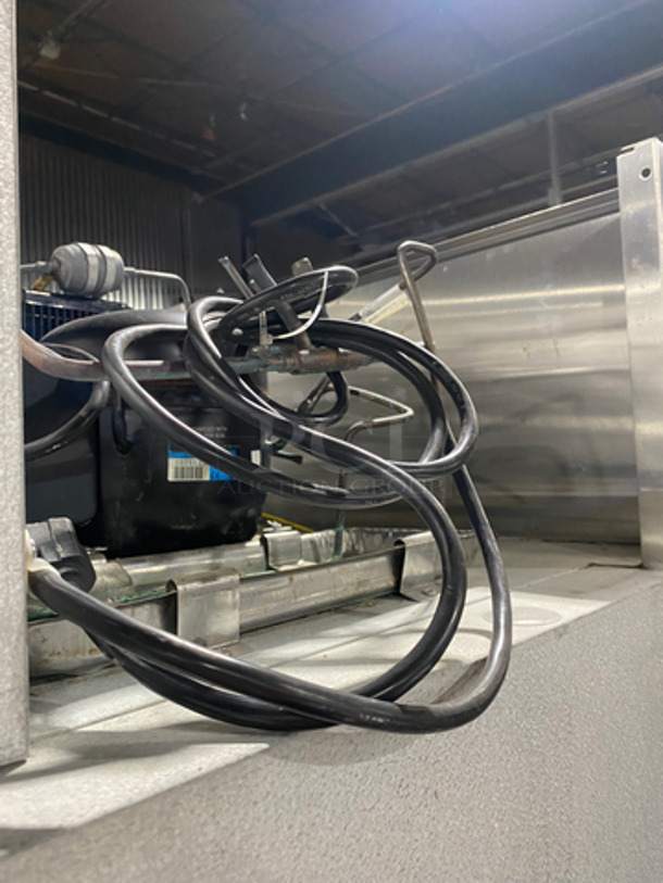 NICE! Traulsen Commercial Single Door Reach In Refrigerator! Solid Stainless Steel! Model: RRI132LRIFHS SN: T988680G00! Not Tested!  115V 60HZ 1 Phase - Image 9 of 9