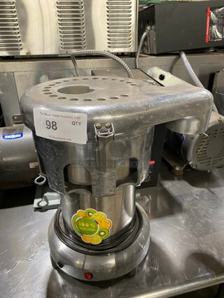 L & J Commercial Countertop Electric Powered Juicer! Solid Stainless Steel! Model: WFA2000 110V 60HZ