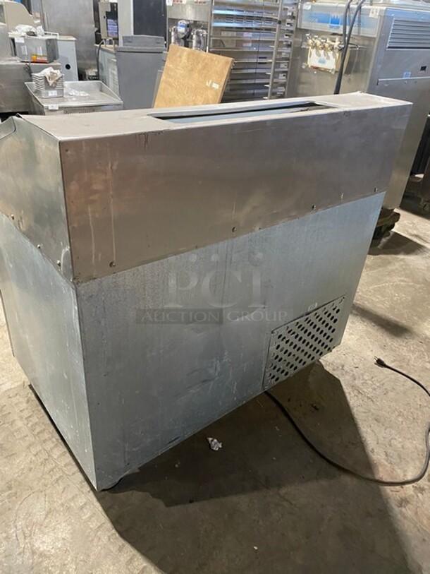 Leader Commercial Refrigerated Pizza Prep Table! With 2 Door Underneath Storage Space! All Stainless Steel! With Commercial Cutting Board! Model DR48SC Serial PT034266! 115V 1Phase! On Casters! - Image 3 of 10
