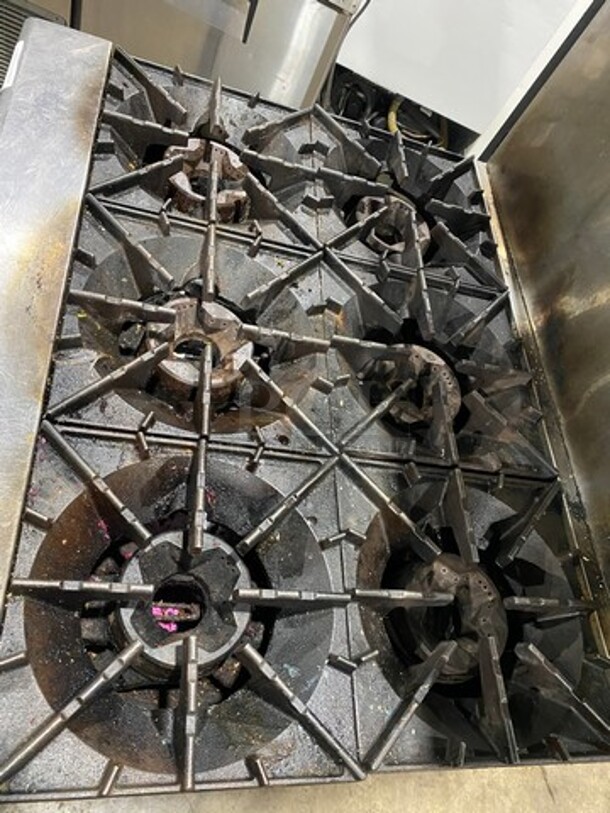 LATE MODEL! Radiance Commercial Natural Gas Powered 6 Burner Stove! With Raised Back Splash And Salamander Shelf! With Oven Underneath! All Stainless Steel! On Casters! WORKING WHEN REMOVED! - Image 5 of 8