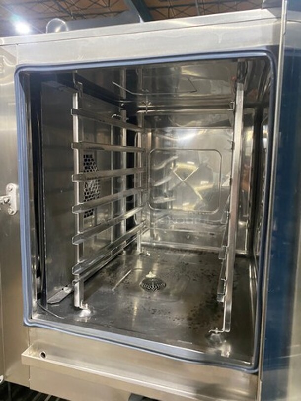 NICE! Henny Penny Commercial Natural Gas Powered Full-Size Combi Convection Oven! With View Through Door! With Underneath Pan Holding Area! Holds Full Size Pans/Trays! All Stainless Steel! On Legs! Model: LCG6 SN: G61CB99031003780 - Image 4 of 8