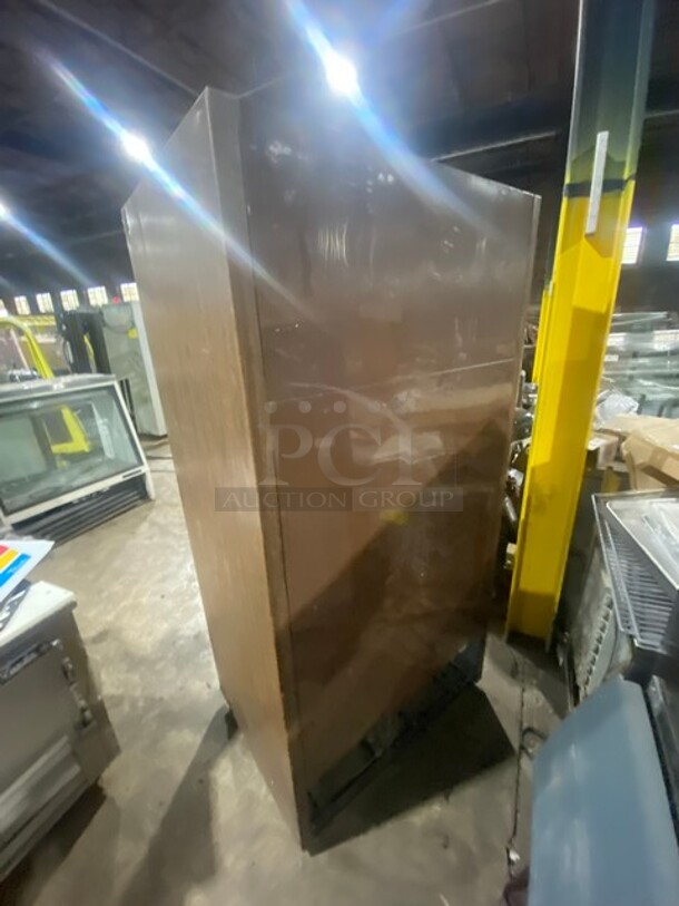 True Commercial 2 Sliding Door! Reach In Refrigerator Merchandiser! With View Through Doors! Model: GDM33 Serial 1835003! 115V 1 Phase! - Image 4 of 8