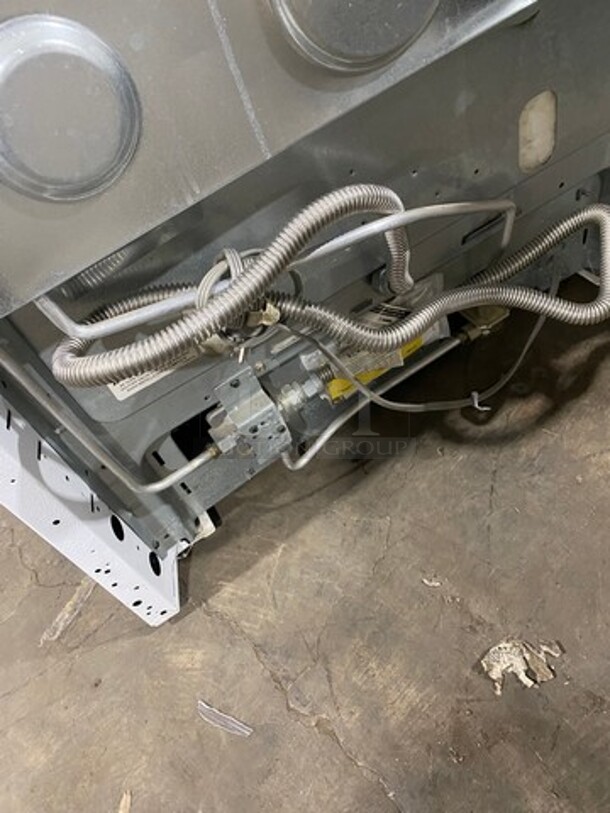 Kenmore 5 Burner Stove! With Oven Underneath! Metal Oven Racks! - Image 9 of 10