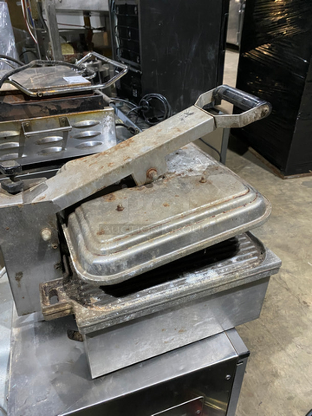 Anvil Commercial Countertop Electric Powered Panini Press! With Ribbed Press! All Stainless Steel! Model: TSA7209 - Image 4 of 8