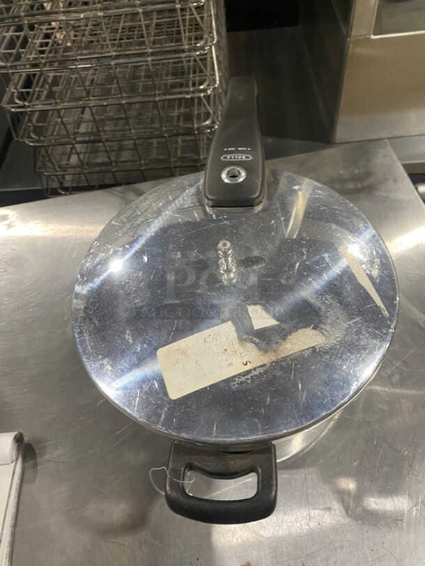 Bella Pressure Cooker! With Lid! - Image 2 of 5