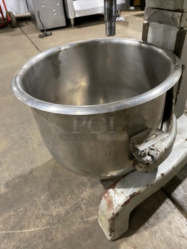 Berkel Commercial 20QT Planetary Mixer! With Mixing Bowl! MODEL PM20 SN:0515987 110V 1PH  - Image 5 of 9