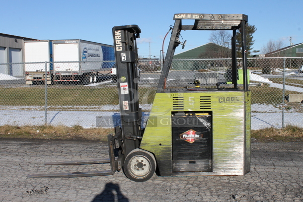 Clark ESMII-25 Metal Industrial 5,000 Pound Capacity Electric Powered Rider Forklift w/ Bulldog Battery Charger. Hours 4,932. Forklift is Tested and Working! - Image 4 of 12