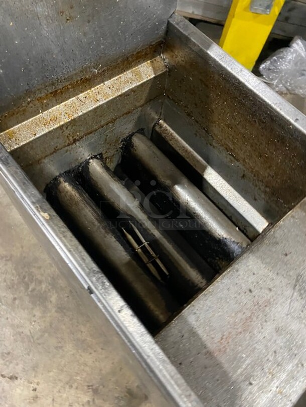 American Range Commercial Natural Gas Powered Deep Fat Fryer! With Backsplash! All Stainless Steel! On Legs! - Image 5 of 7