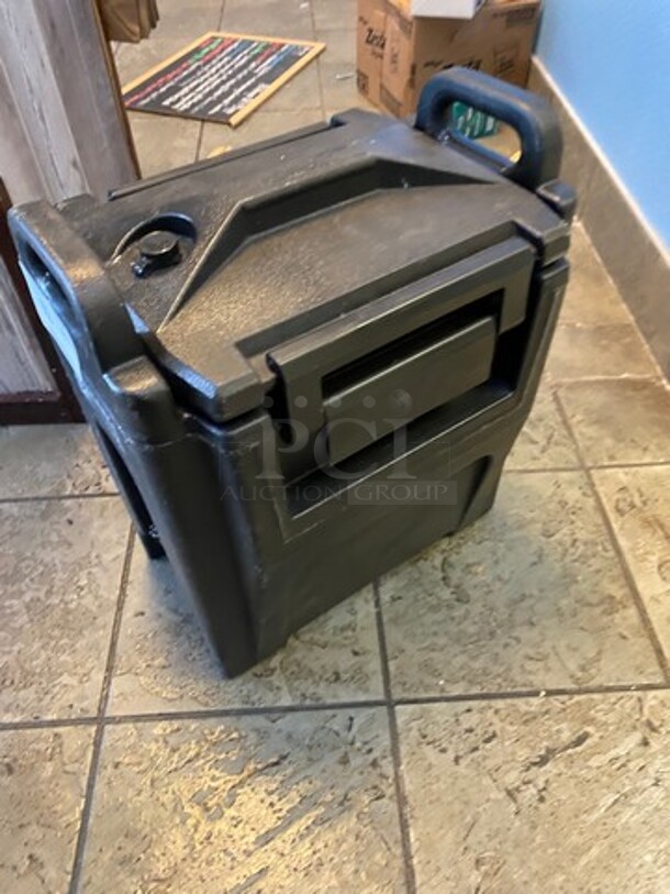 Cambro Insulated Beverage Dispenser/ Holder! With Side Handles! With Lid! - Image 2 of 5