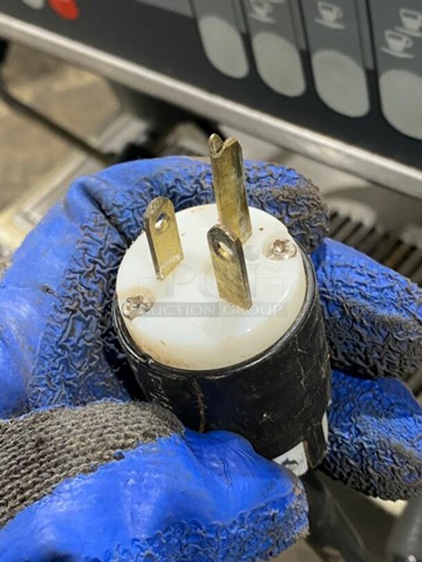 Nuova Simonelli Commercial Countertop 2 Group Espresso Machine! All Stainless Steel! On Legs! Model: V2 SN: 245458 208/240V25 - Image 10 of 12