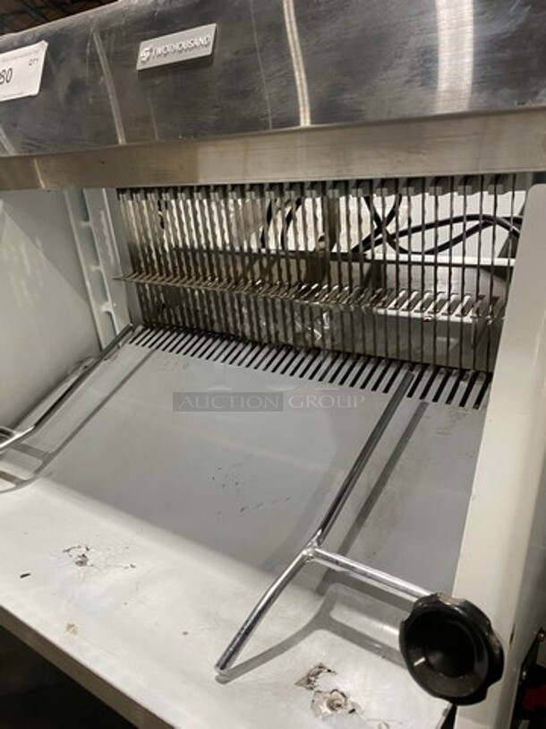 LATE MODEL! 2019 Two Thousand Commercial Countertop Bread Loaf Slicer! Model: TTD7B 110V 60HZ 1 Phase - Image 7 of 9