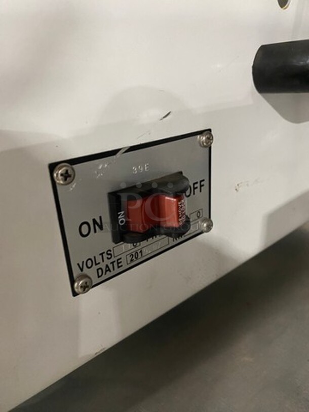 LATE MODEL! 2019 Two Thousand Commercial Countertop Bread Loaf Slicer! Model: TTD7B 110V 60HZ 1 Phase - Image 8 of 9