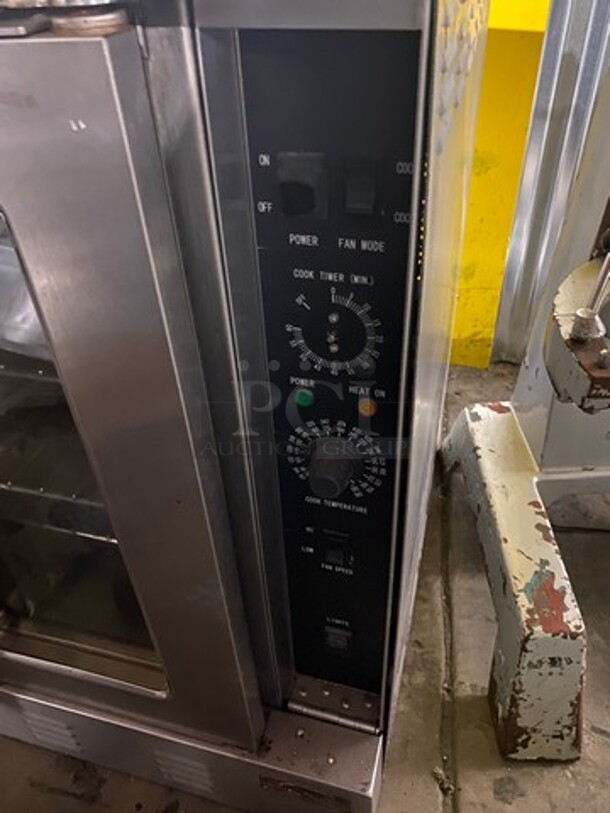 Commercial Natural Gas Powered Convection Oven! With View Through Doors! Metal Oven Racks! All Stainless Steel! Model: CBCOG SN: 1706210230 - Image 5 of 7