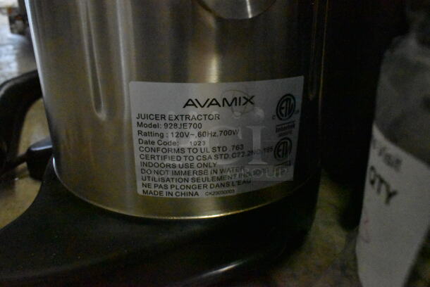 BRAND NEW SCRATCH AND DENT! AvaMix JE700 Stainless Steel Commercial Countertop Electric Juicer with Pulp Ejection. 115 Volts, 1 Phase. Tested and Working! - Image 4 of 4