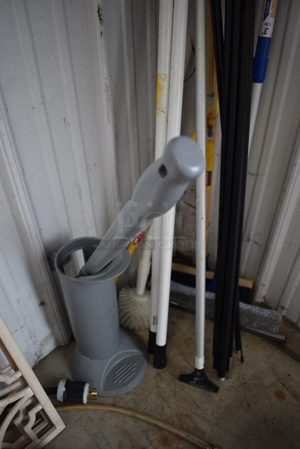 ALL ONE MONEY! Lot of Various Items Including Toilet Brush, Broom and Handles. - Image 4 of 5