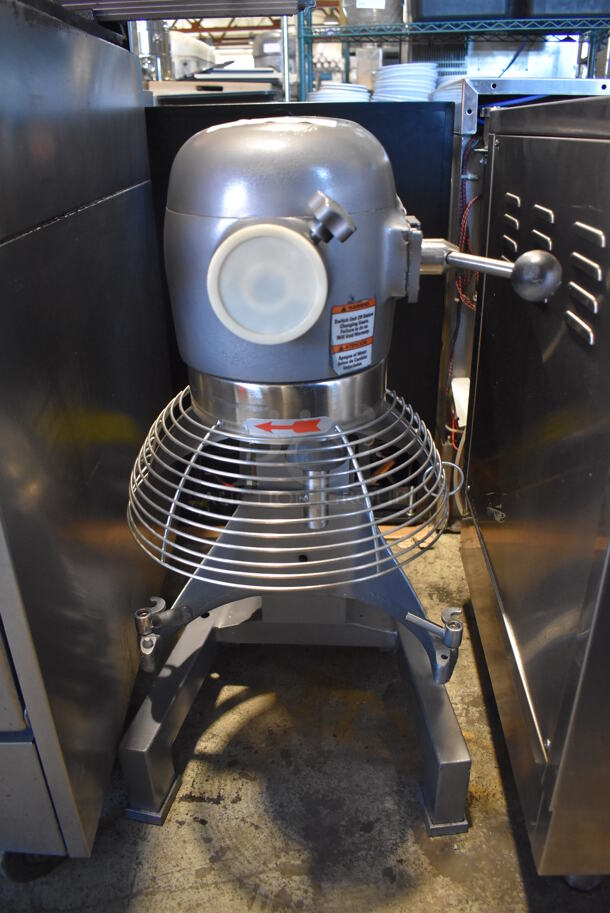 Avantco MX20 Metal Commercial Countertop 20 Quart Planetary Dough Mixer w/ Bowl Guard. 120 Volts, 1 Phase. 16x20x31. Tested and Working! - Image 2 of 8