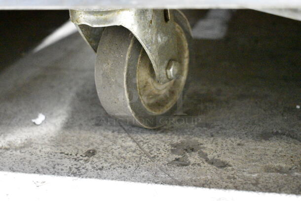 Vollrath 37065-00002-NNA Stainless Steel Commercial Refrigerated Buffet Station on Commercial Casters. 120 Volts, 1 Phase.  Tested and Powers On But Does Not Get Cold - Image 4 of 6