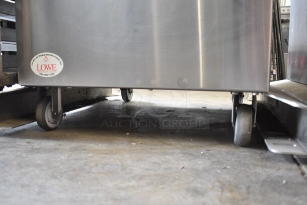 Fresh N Squeeze POS-1 Stainless Steel Commercial Floor Style Automatic Citrus Juicer on Commercial Casters. Missing Pieces. 120 Volts, 1 Phase. Tested and Working! - Image 3 of 7