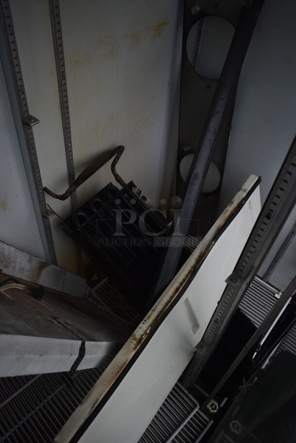 Beverage Air MT38 Metal Commercial 2 Door Reach In Cooler Merchandiser. 115 Volts, 1 Phase. Tested and Does Not Power On - Image 5 of 6