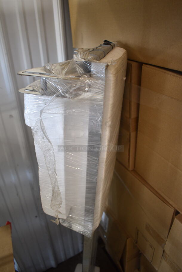 2 BRAND NEW SCRATCH AND DENT! Cutting Boards. 2 Times Your Bid! - Image 4 of 5