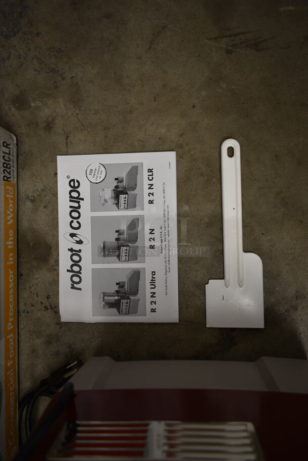 BRAND NEW SCRATCH AND DENT! Robot Coupe R2B Stainless Steel Commercial Countertop Food Processor w/ Lid and S Blade. 120 Volts, 1 Phase. Tested and Working! - Image 8 of 9
