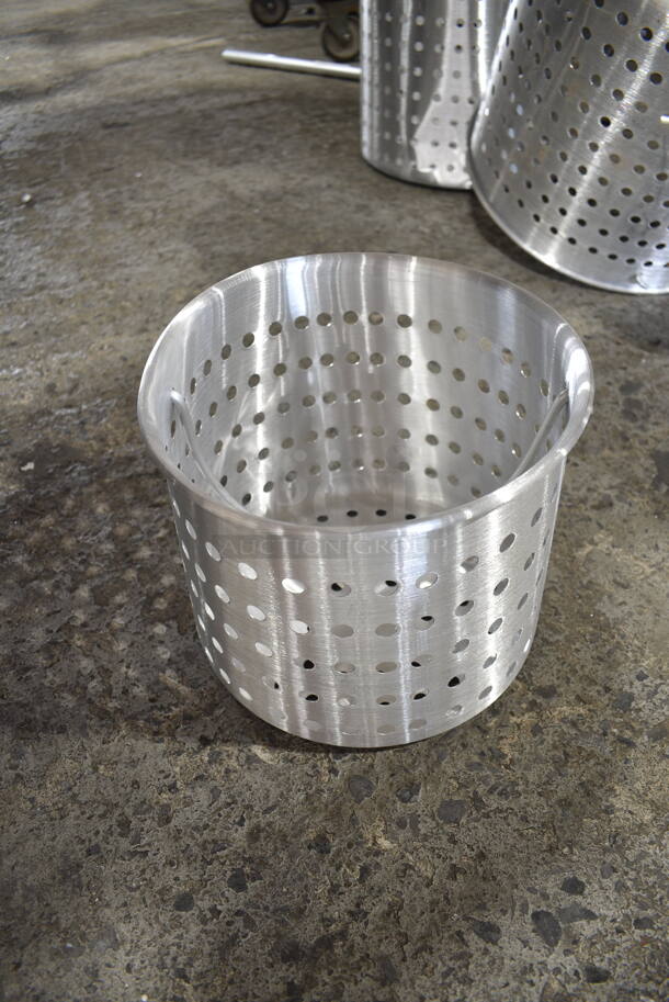 6 BRAND NEW! Winco Metal Steamer Pot Inserts Including ALSB-80, ALSB-40, ALSB-20. 6 Times Your Bid! - Image 7 of 8