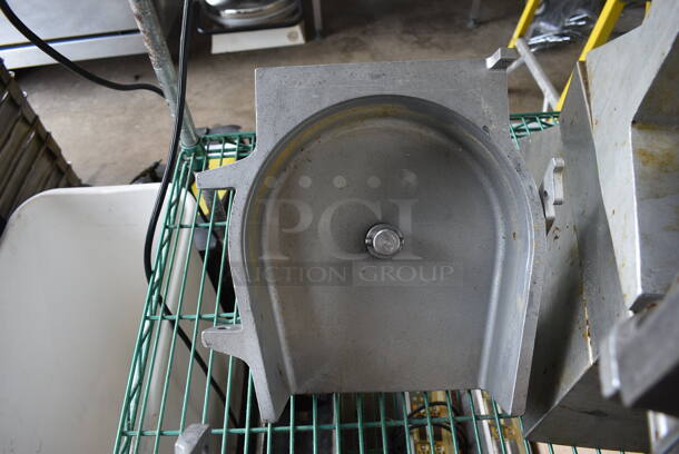 General Metal Commercial Countertop Power Hub w/ 2 Vegetable Slicers. 115/208-240 Volts, 1 Phase. 9.5x17x20. Tested and Working! - Image 9 of 11