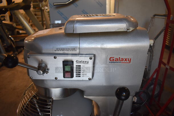 BRAND NEW SCRATCH AND DENT! Galaxy 177GMIX20 Metal Commercial Floor Style 20 Quart Planetary Dough Mixer w/ Stainless Steel Mixing Bowl, Bowl Guard, Dough Hook, Balloon Whisk and Paddle Attachments. Missing Fan Back Cover. 110 Volts, 1 Phase. 15x20x33. Tested and Working! - Image 5 of 11