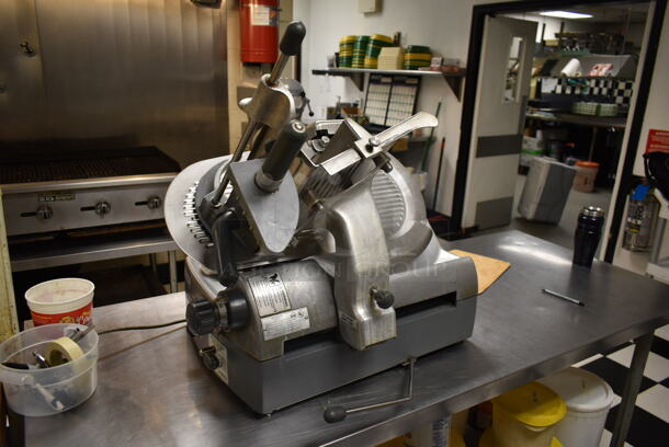 Hobart 2712 Stainless Steel Commercial Countertop Automatic Meat Slicer w/ Blade Sharpener. 115 Volts, 1 Phase. Tested and Working! (kitchen) - Image 2 of 9