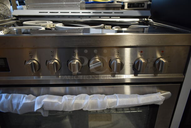 KoolMore KM-FR36EE-SS Stainless Steel Electric Powered 4 Burner Range. See Pictures for Damaged Stove Top. 240 Volts, 1 Phase.  - Image 4 of 6