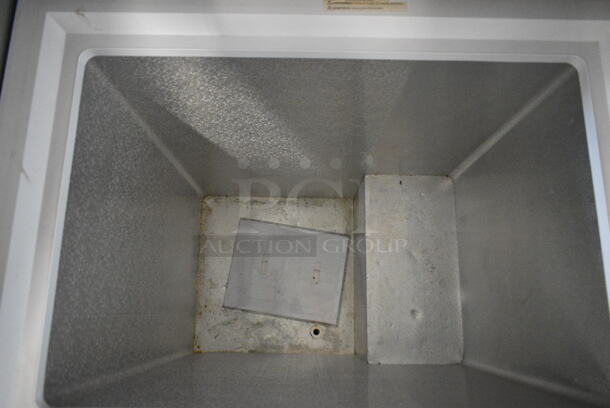 Idylis IF50CM23NW Metal Chest Freezer. 115 Volts, 1 Phase. Tested and Working! - Image 2 of 4