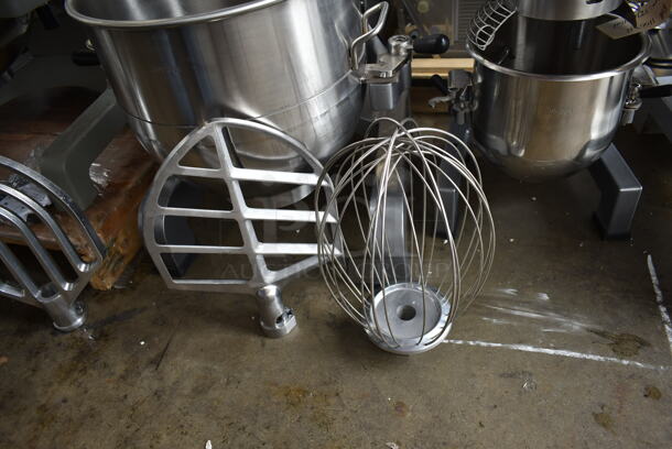 BRAND NEW SCRATCH AND DENT! Avantco 177MX40H Metal Commercial Floor Style 40 Quart Planetary Dough Mixer w/ Stainless Steel Mixing Bowl, Bowl Guard, Dough Hook, Paddle and Whisk Attachments. 240 Volts, 1 Phase.  - Image 2 of 11