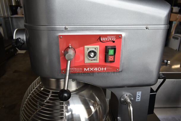 BRAND NEW SCRATCH AND DENT! Avantco 177MX40H Metal Commercial Floor Style 40 Quart Planetary Dough Mixer w/ Stainless Steel Mixing Bowl, Bowl Guard, Dough Hook, Paddle and Whisk Attachments. 240 Volts, 1 Phase.  - Image 4 of 11