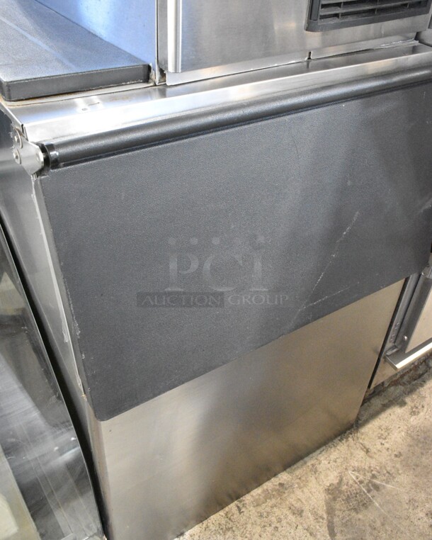 Hoshizaki F-801MAJ Stainless Steel Commercial Ice Machine Head on Hoshizaki B-500PF Commercial Ice Bin. 115 Volts, 1 Phase.  - Image 3 of 8