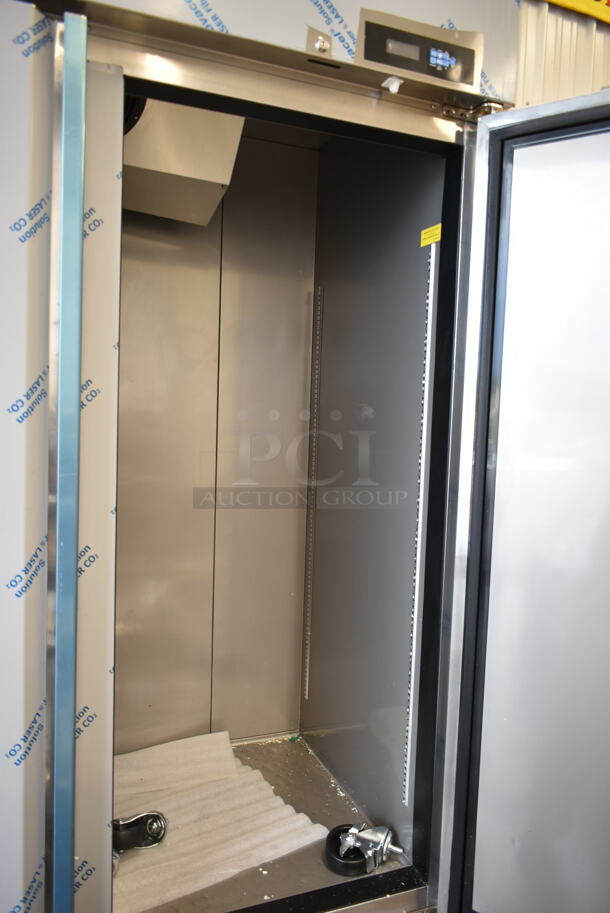 BRAND NEW SCRATCH AND DENT! 2023 Avantco 447AP49R Stainless Steel Commercial 2 Door Reach In Cooler w/ Poly Coated Racks. 115 Volts, 1 Phase. Tested and Working! - Image 6 of 8