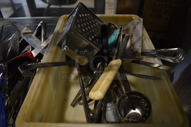 ALL ONE MONEY! Tier Lot of Various Items Including Utensils   - Image 3 of 4