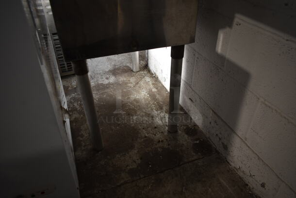 Biro 5 42 48 52 Stainless Steel Commercial Floor Style Meat Grinder. 200-240 Volts, 3 Phase. - Image 5 of 10